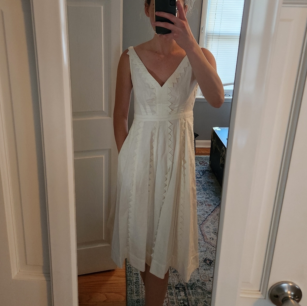 Anthropologie, white, v-neck line in front/back, pockets